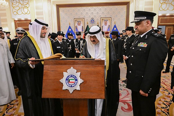 صاحب السمو يزور مبنى «الشيخ نواف الأحمد الجابر الصباح»: اليقظة الأمنية والتنسيق الميداني بين قطاعات «الداخلية» وتطبيق القانون على الجميع بحزم وعدل وحياد
