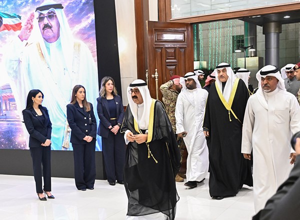 صاحب السمو يزور مبنى «الشيخ نواف الأحمد الجابر الصباح»: اليقظة الأمنية والتنسيق الميداني بين قطاعات «الداخلية» وتطبيق القانون على الجميع بحزم وعدل وحياد