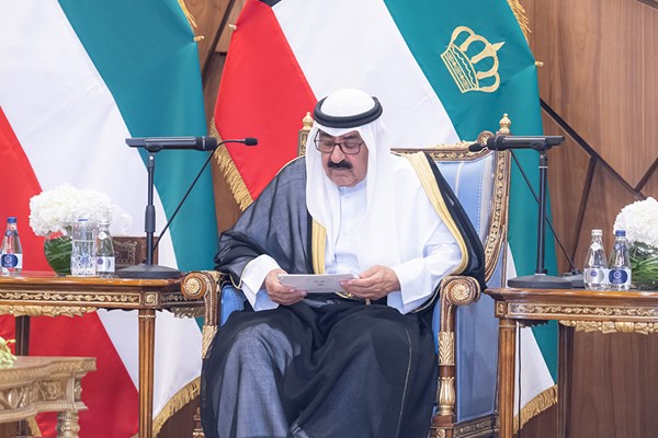 صاحب السمو يزور رئاسة قوة الإطفاء العام: رفع مستوى الوعي الرقمي لدى القوة ومواكبة التطورات التقنية وتكثيف الجولات الميدانية