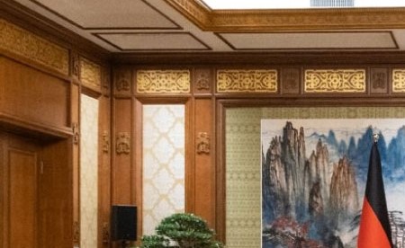 ميرتس يتحدث عن «فرصة كبيرة» لتعزيز العلاقات بين ألمانيا والصين وشي يأمل ارتقاءها إلى «مستويات جديدة»