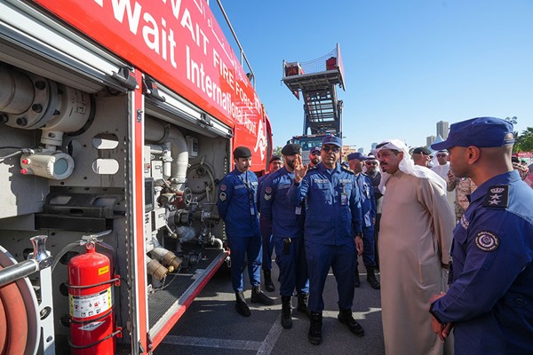 رئيس مجلس الوزراء يرعى ويحضر افتتاح المعرض العسكري بمناسبة الاحتفال بالأعياد الوطنية