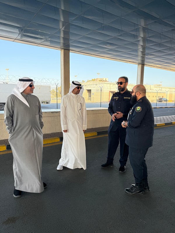 النويف: نعمل وفق خطة تشغيلية متكاملة في المواسم التي تشهد زيادة في أعداد المسافرين لتحقيق التوازن بين تسهيل الإجراءات الجمركية وتشديد الرقابة لحماية أمن الوطن ومكتسباته