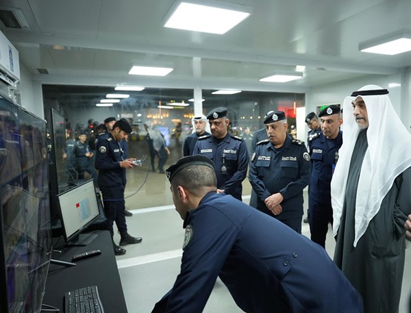 النائب الأول لرئيس مجلس الوزراء ووزير الداخلية يتفقد النقطة الأمنية الرئيسية ويطلع على جاهزية غرفة العمليات الميدانية خلال الاحتفالات بالأعياد الوطنية
