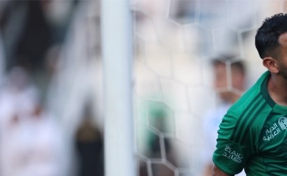 النصر للتمسك بالصدارة.. والهلال للتعويض أمام الشباب