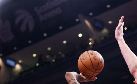 سبيرز يواصل سلسلة انتصاراته في الـ «NBA»