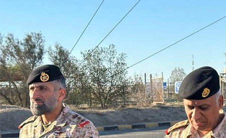 رئيس الأركان تفقد عدداً من المواقع التابعة للجيش : الاستمرار في أداء الواجبات بكل تفانٍ ومسؤولية