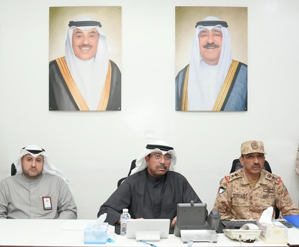 وزير الدفاع اطلع على الجاهزية العملياتية والقتالية وسير الأحداث والمستجدات الميدانية