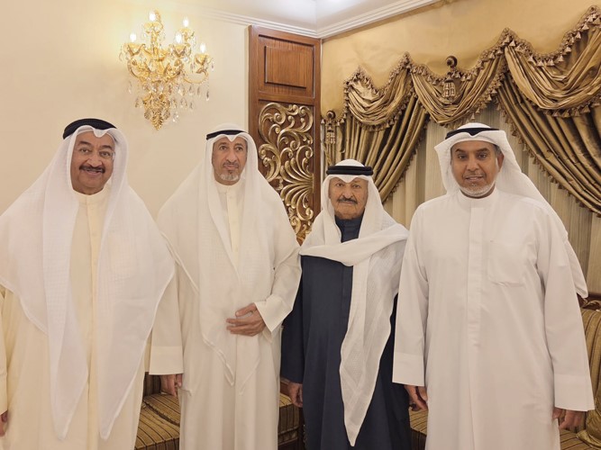 فلاح العويمري وخالد الدغيشم وعبدالعزيز الدغيشم يهنئون