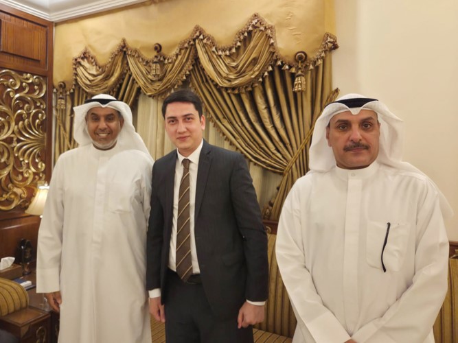 قنصل أوزبكستان يهنئ الفريق م.خالد الشعلة وفهد الشعلة