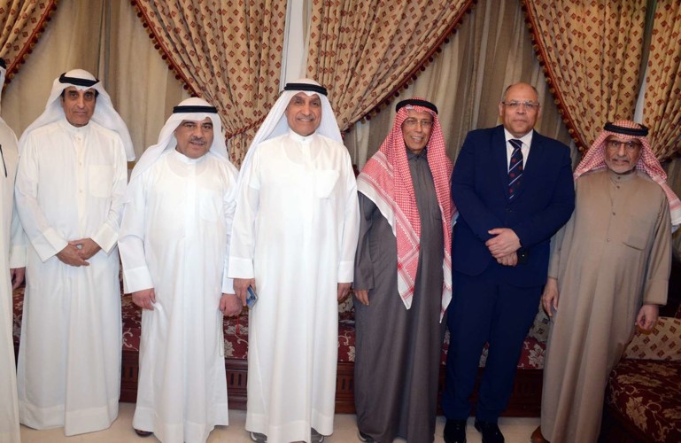 السفير المصري محمد أبوالوفا مع محمد جاسم البرجس ومحمد برجس البرجس وفيصل جاسم البرجس ووليد البرجس وبدر جاسم البرجس