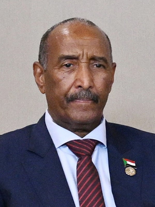 ولي العهد يتلقى اتصالاً من رئيس مجلس السيادة الانتقالي في السودان.. إدانة التعدي السافر وانتهاك سيادة الكويت