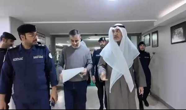 بالفيديو.. النائب الأول لرئيس مجلس الوزراء ووزير الداخلية يـــزور المصابـيــن ويـطمـئن علـى حالتـهم الصحيــة بمستشفى العدان