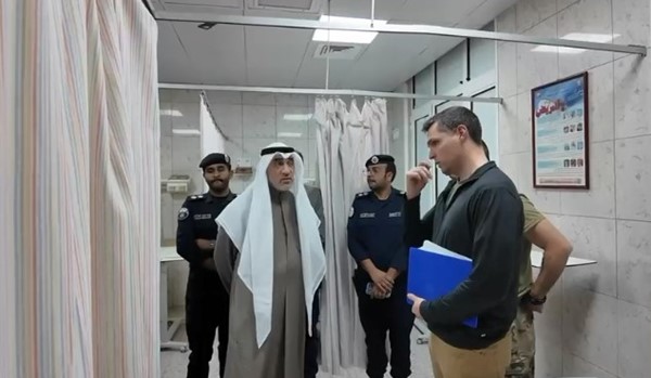 بالفيديو.. النائب الأول لرئيس مجلس الوزراء ووزير الداخلية يـــزور المصابـيــن ويـطمـئن علـى حالتـهم الصحيــة بمستشفى العدان