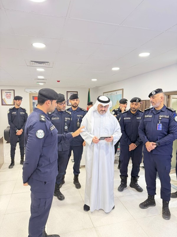 جانب من جولة محافظ العاصمة الشيخ عبدالله سالم العلي في مديرية أمن العاصمة
