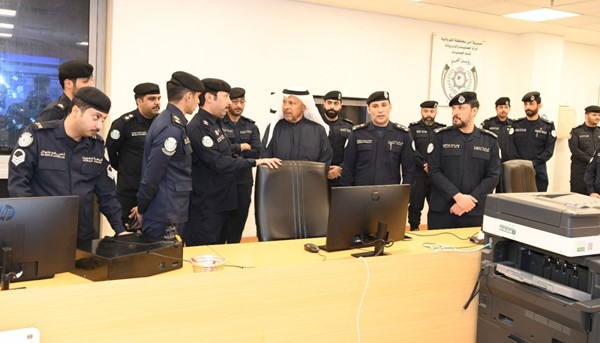  محافظ الفروانية الشيخ عذبي الناصر يستمع لشرح عن الاستعدادات المنية بالمحافظة