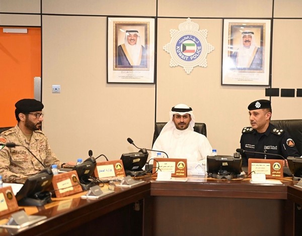 محافظ مبارك الكبير ومحافظ حولي بالتكليف الشيخ صباح البدر يستمع لشرح عن الجاهزية الأمنية
