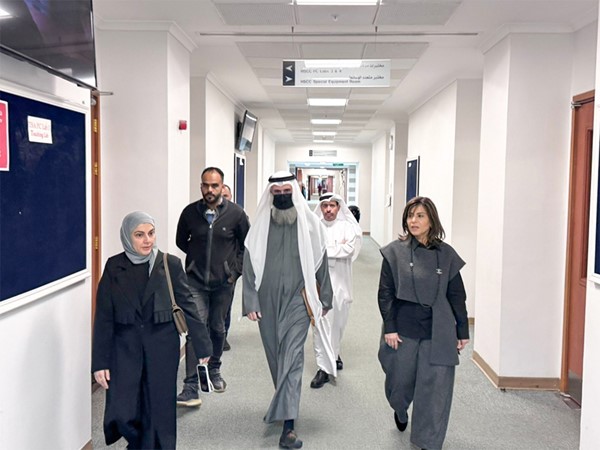 جانب من جولة مديرة الجامعة د.دينا الميلم