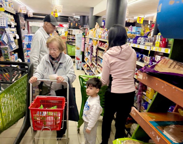 هاني بحصلي لـ الأنباء : لا نقص في المواد والسلع الغذائية والعين على مرفأ بيروت