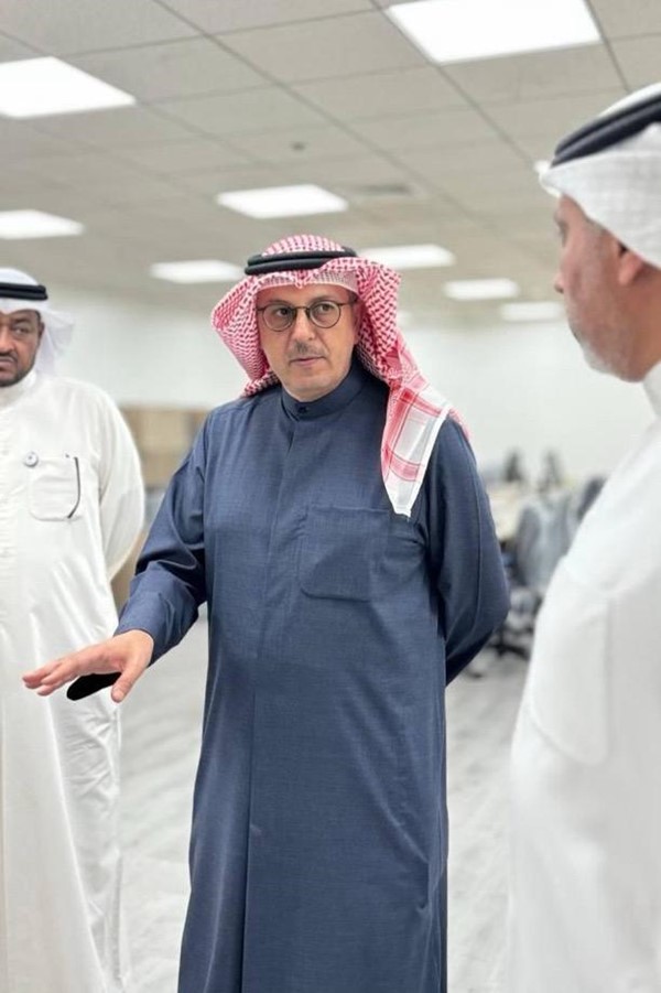 وزير الكهرباء يتفقد مراكز الإيواء في المبنى الرئيسي للوزارة للاطمئنان على جاهزيتها