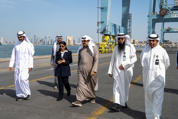 رئيس مجلس الوزراء قام بزيارة تفقدية إلى ميناء الشويخ