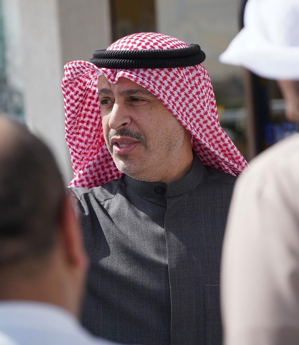 وزير التجارة يتفقد محال اللحوم في شارع الجملة بالشويخ