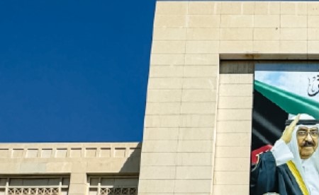 الكويت تدين الهجوم الإيراني على مبانً بالبحرين تضم عناصر من القوات البحرية الأميرية القطرية