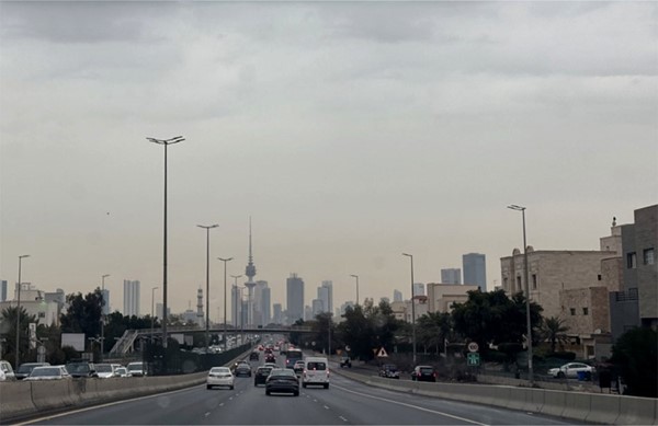 فرص الأمطار مستمرة حتى مساء الأحد