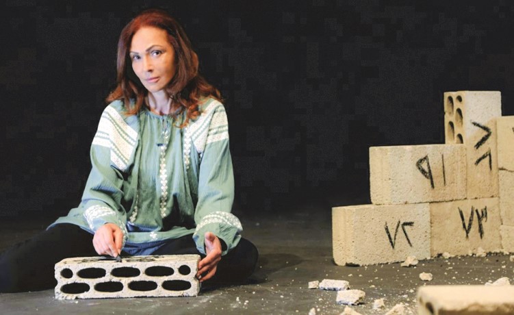 رولا حمادة.. حضور وموهبة