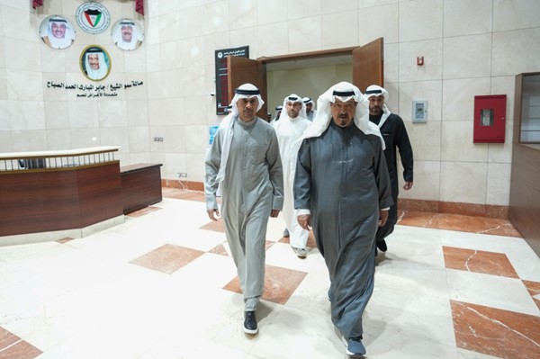  جانب من جولة سمو الشيخ أحمد العبدالله رئيس الوزراء في ملجأ النادي الكويتي الرياضي للصم
