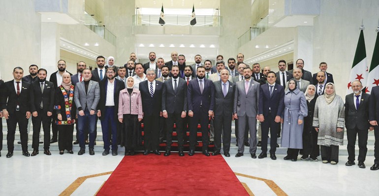 الشرع يؤكد تعزيز الشراكة بين المنظمات الإنسانية والجهات الحكومية للانتقال إلى مرحلة التعافي المبكر