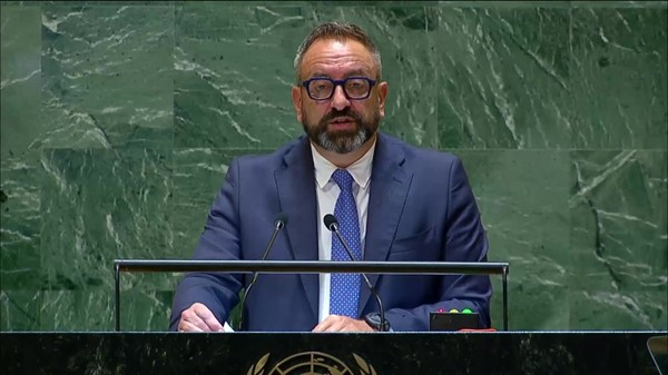وزير الخارجية يتلقى اتصالاً من نظيره في سان مارينو أدان خلاله العدوان الإيراني الذي استهدف الكويت ودول المنطقة