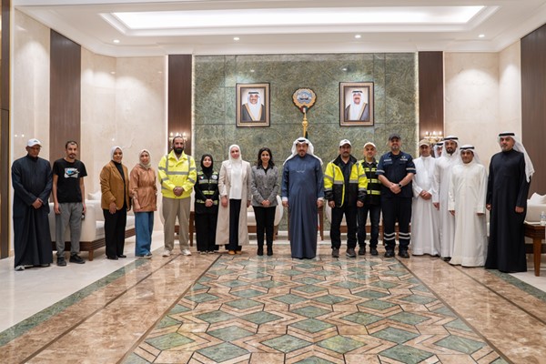 رئيس الوزراء يتفقد مركز الإيواء التابع لـ "الأشغال": جهود متفانية تعكس روح المسؤولية