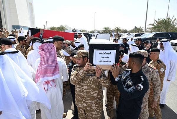 النائب الأول تقدّم مشيّعي شهيدي الواجب المقدم ركن عبدالله الشراح والرائد فهد المجمد