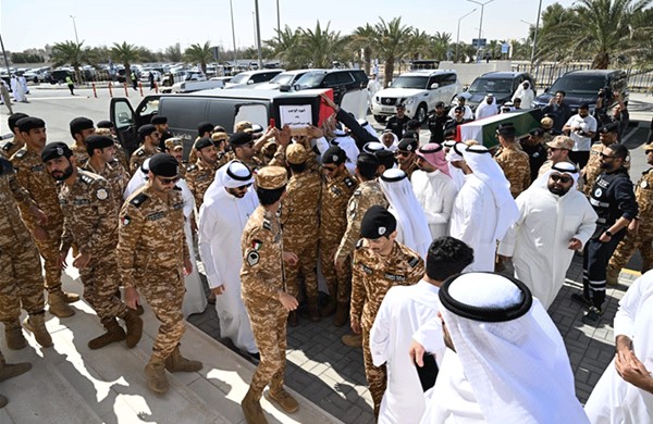 النائب الأول تقدّم مشيّعي شهيدي الواجب المقدم ركن عبدالله الشراح والرائد فهد المجمد
