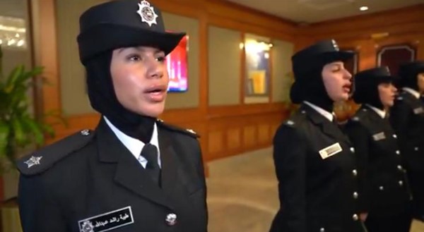 بالفيديو.. النائب الأول لرئيس مجلس الوزراء ووزير الداخلية يشهد أداء القسم لعدد من خريجي الأكاديميات الشرطية والعسكرية في الدول الشقيقة