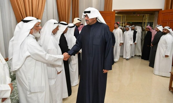 وزير الدفاع يزور أهالي شهيدي الواجب المقدم ركن عبدالله الشراح والرائد فهد المجمد لتقديم واجب العزاء