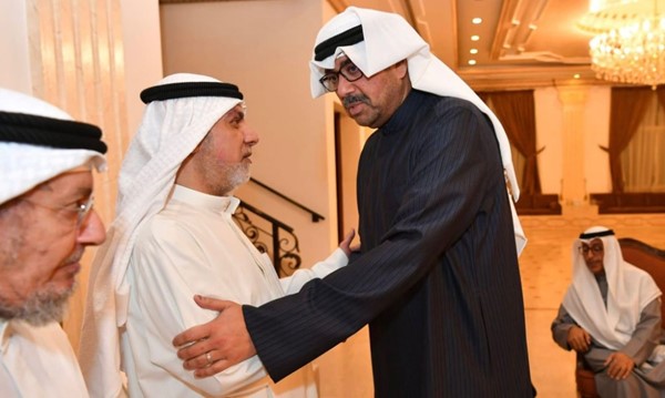 وزير الدفاع يزور أهالي شهيدي الواجب المقدم ركن عبدالله الشراح والرائد فهد المجمد لتقديم واجب العزاء