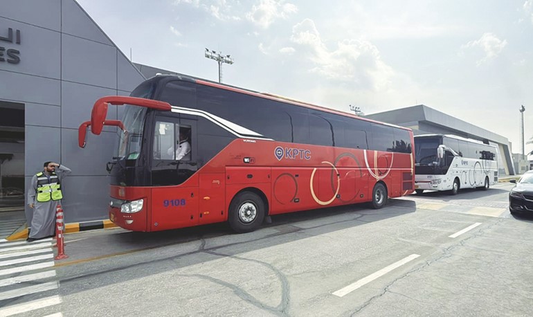  الجزيرة تشغل أول رحلة من القيصومة إلى القاهرة