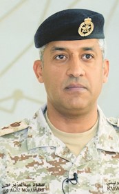 العدوان الغادر يستهدف المطار ومبنى سكنياً في المنقف