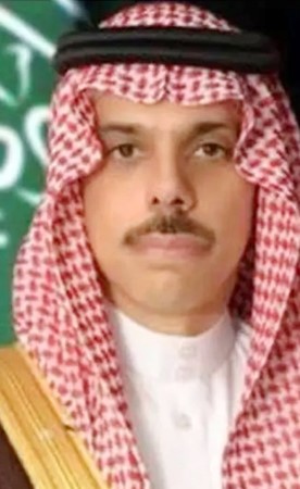إيران تصعّد اعتداءاتها على المرافق النفطية وإدانة خليجية واسعة للهجوم على ميناء صلالة