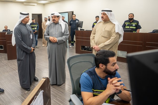 رئيس الوزراء يتفقد إدارة الطوارئ الطبية: مواصلة العمل بروح المسؤولية للحفاظ على سلامة المواطنين والمقيمين