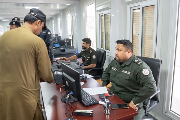 رئيس الوزراء: التنسيق بين مختلف الجهات للحفاظ على أمن البلاد