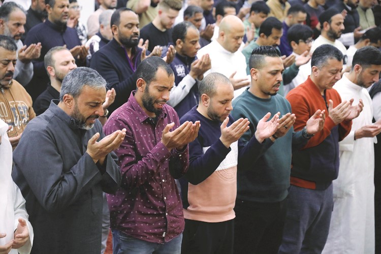 دعاء وتضرع إلى الله