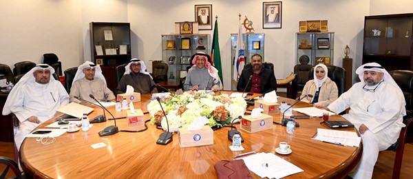 «الهلال الأحمر» تعقد اجتماعها الطارئ الثالث وترفع عدد متطوعي فرق الطوارئ إلى 381
