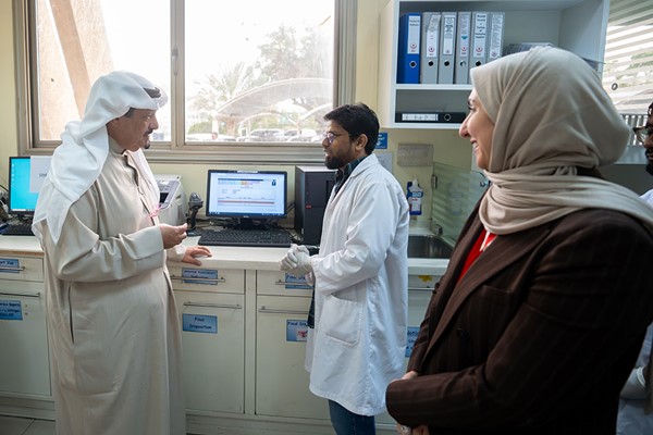 رئيس الوزراء: العمل بروح المسؤولية والتعاون لضمان توافر مخزون إستراتيجي من الدم