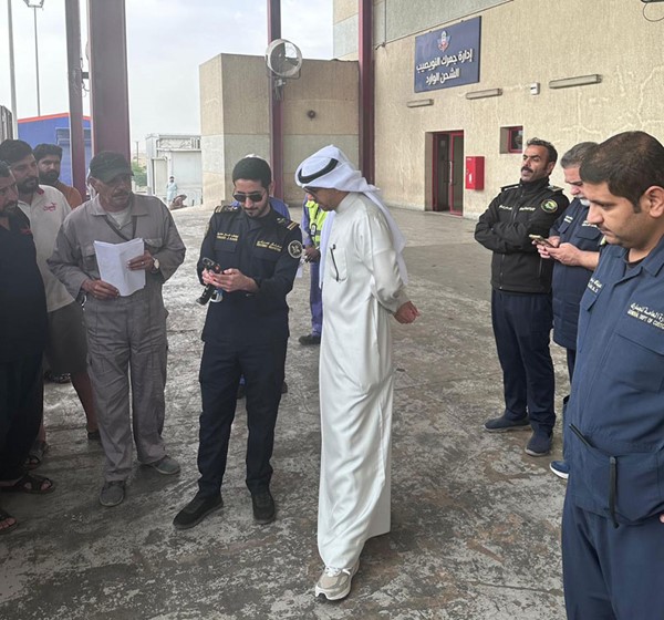 نائب رئيس الإدارة العامة للجمارك يتفقد سير عمل البضائع في منفذ جمارك النويصيب