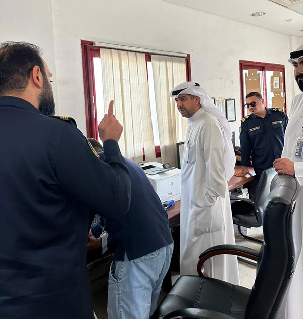 نائب رئيس الإدارة العامة للجمارك يتفقد سير عمل البضائع في منفذ جمارك النويصيب