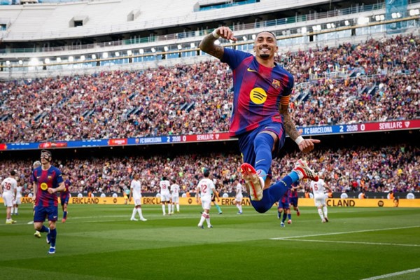 برشلونة يتفوق على إشبيلية