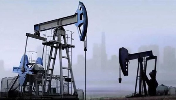 العقود الآجلة لخام برنت تتجاوز 106 دولارات للبرميل