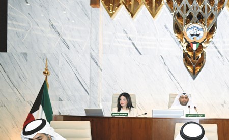 «البلدي» يوصي بتسليم مواقف السيارات متعددة الأدوار في «شرق» إلى «المالية»